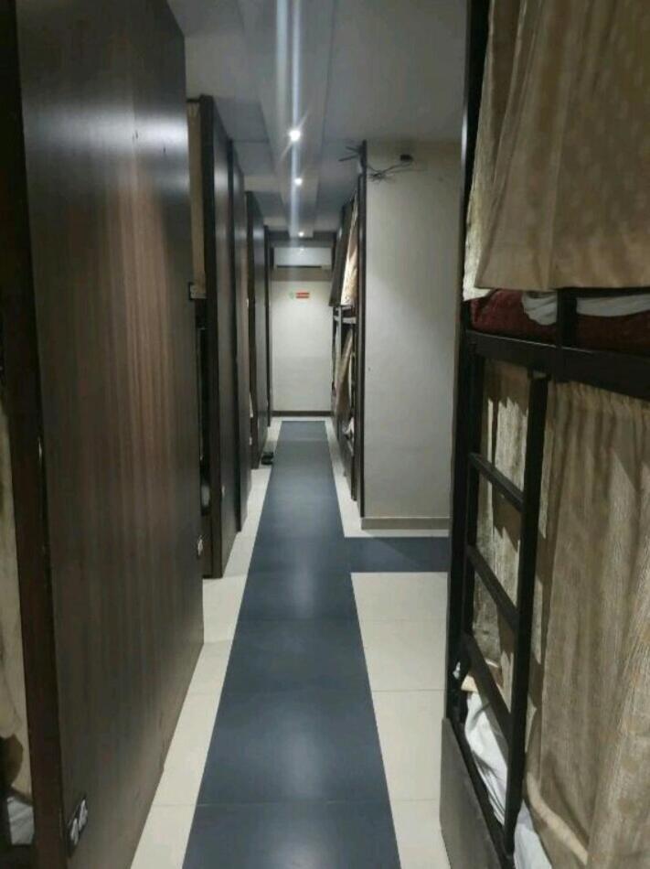 Almas Dormitory 24 Hours Aircondition มุมไบ ภายนอก รูปภาพ