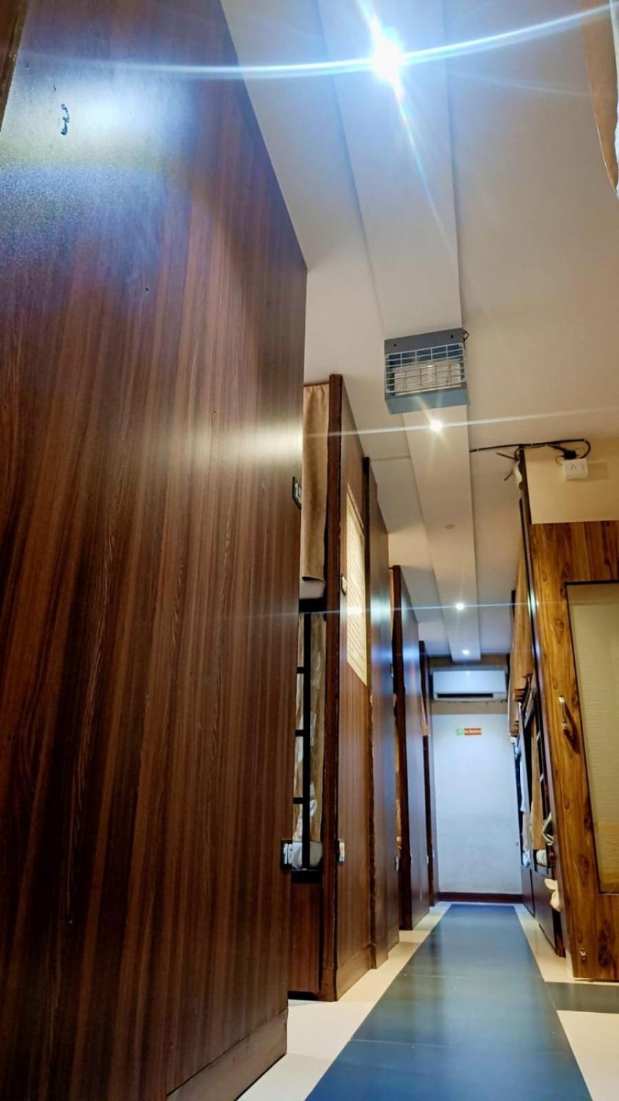 Almas Dormitory 24 Hours Aircondition มุมไบ ภายนอก รูปภาพ