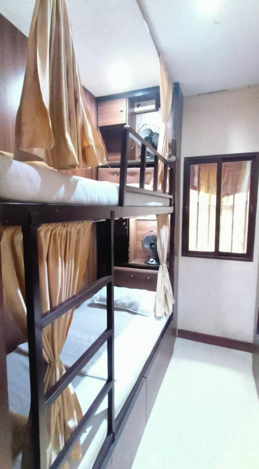 Almas Dormitory 24 Hours Aircondition มุมไบ ภายนอก รูปภาพ